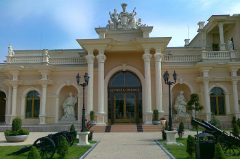 Venecia Palace
